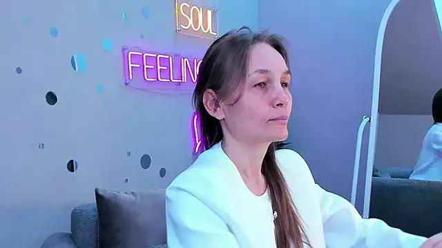 Lillian_White from StripChat is Freechat
