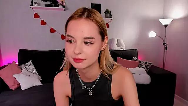 LillianShine from StripChat is Freechat