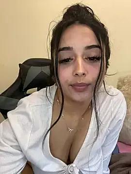 LilMisIndianx from StripChat is Freechat