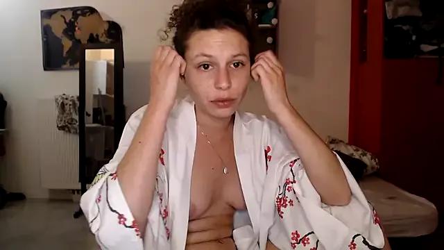 Lilou_cuute from StripChat is Freechat