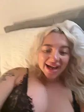 Lily-Lovexox from StripChat is Freechat