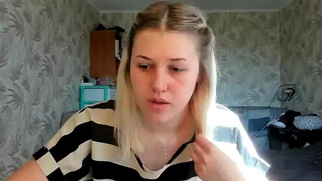 lina_kisss from StripChat is Freechat