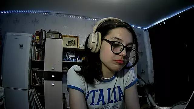 LinaLoveLover from StripChat is Freechat
