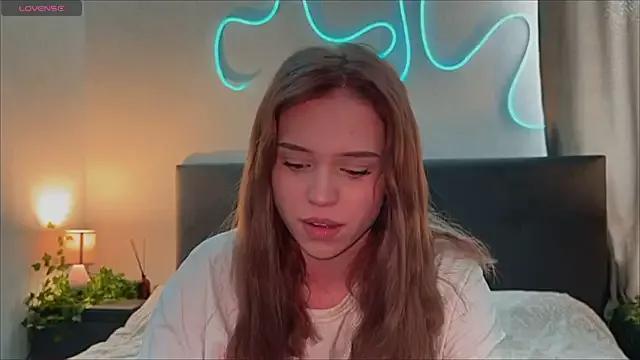 LinaPeachich from StripChat is Freechat