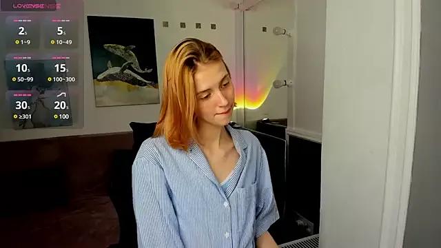 Linapuff from StripChat is Freechat