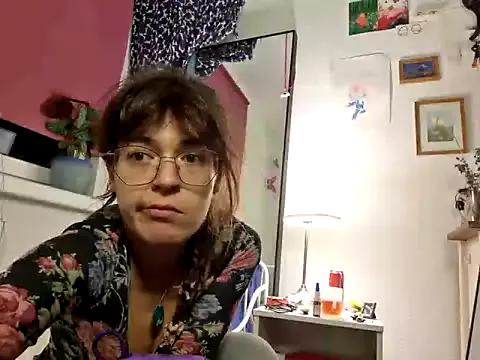 LinaWinter from StripChat is Freechat