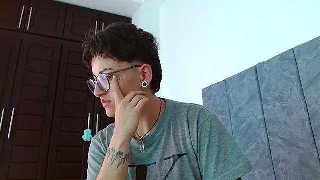 linda_33 from StripChat is Freechat