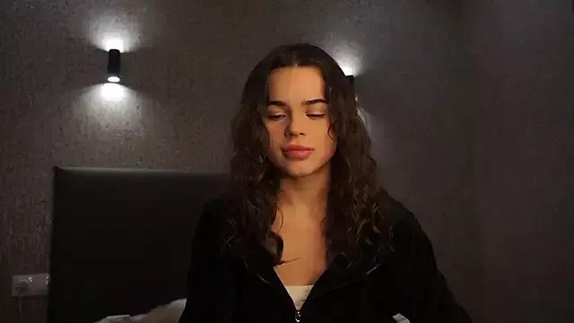 lindaTT from StripChat is Freechat