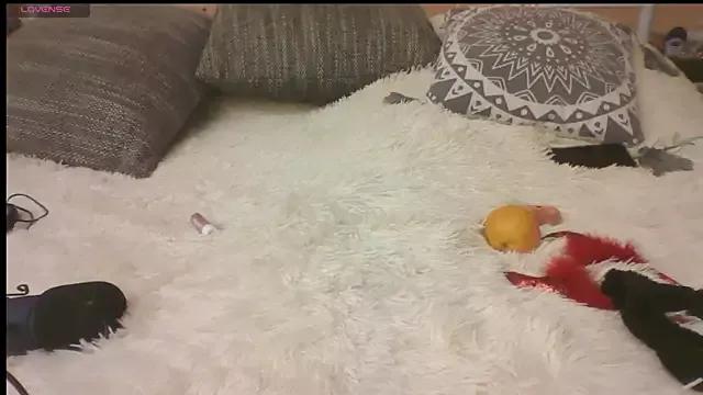 Photos of LisaHoneyLisa from StripChat is Freechat