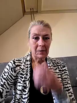 lisalustjouw from StripChat is Freechat