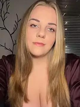 Lisaxtra from StripChat is Freechat
