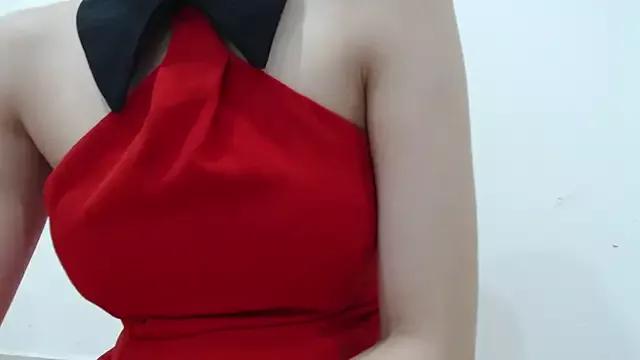 littlebeari from StripChat is Freechat