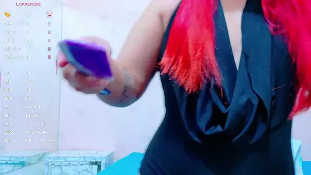 Littlemilfgela from StripChat is Freechat