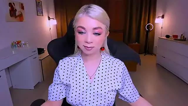 littleSiyfairy from StripChat is Freechat