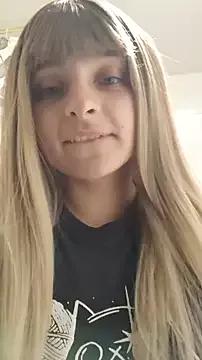 littlevalerie from StripChat is Freechat