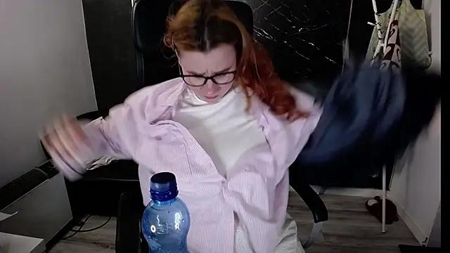 Check-out our cam rooms range and converse on a personal level with our delicious livecams streamers, showing off their spicy curves and toys.