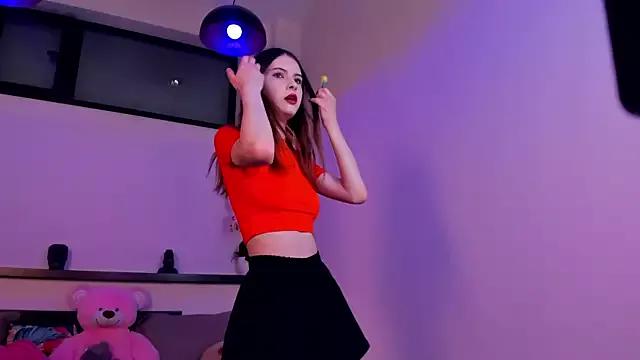 LolaSweetnesss from StripChat is Freechat