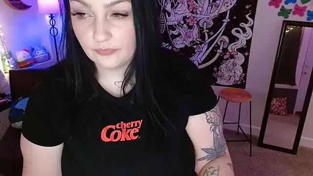 LolaWilde from StripChat is Freechat