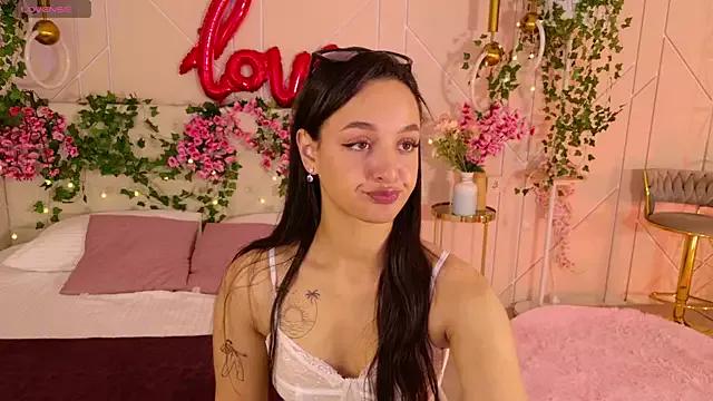 Lolly_Neal from StripChat is Freechat