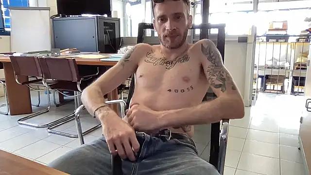 Lorenzz95 from StripChat is Freechat