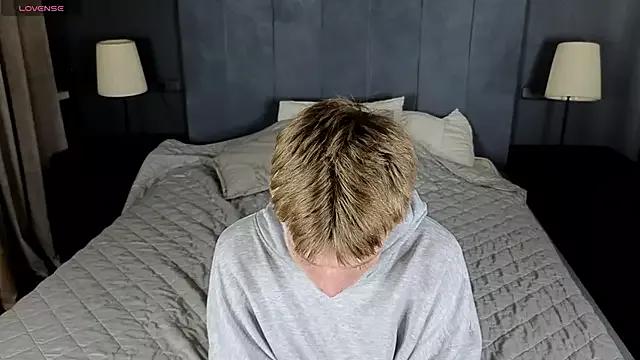 louie_evans from StripChat is Freechat