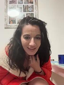 lovelarisa2025 from StripChat is Freechat