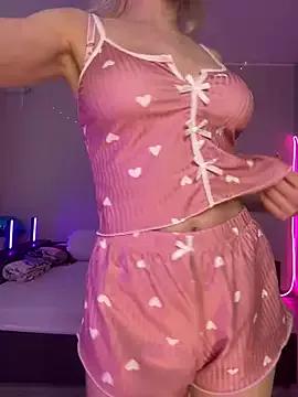 LoveLuna_ from StripChat is Freechat