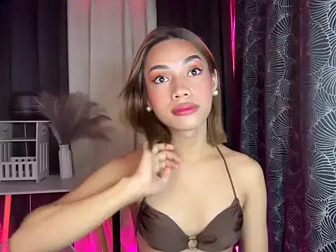 Lovelynikki03 from StripChat is Freechat