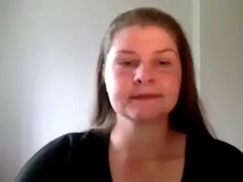 lovexCaroline from StripChat is Freechat