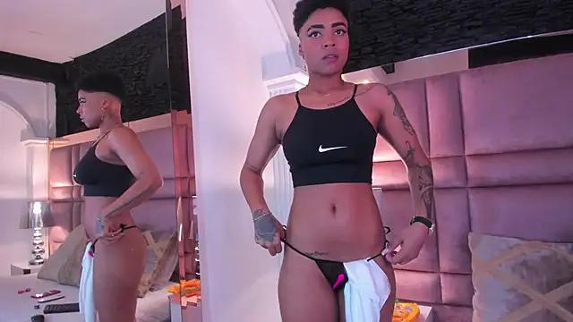LuciaWallace from StripChat is Freechat
