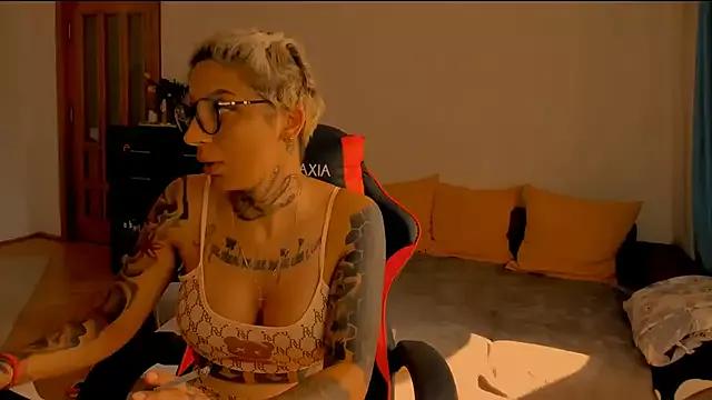 Lucky_Deniz from StripChat is Freechat