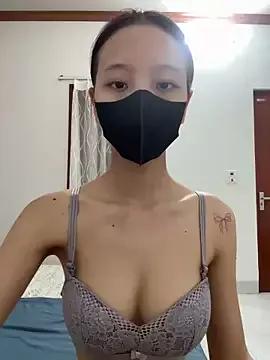Lucy-Gold from StripChat is Freechat