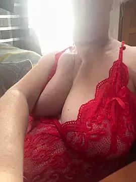 Lucy2025_UK from StripChat is Freechat