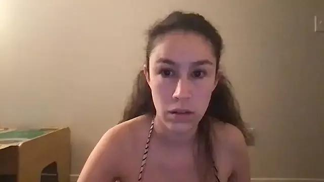 Lucy_allison from StripChat is Freechat