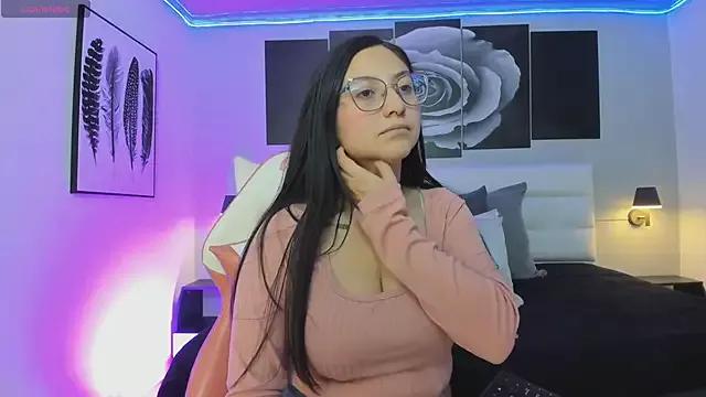 lucy_neil from StripChat is Freechat