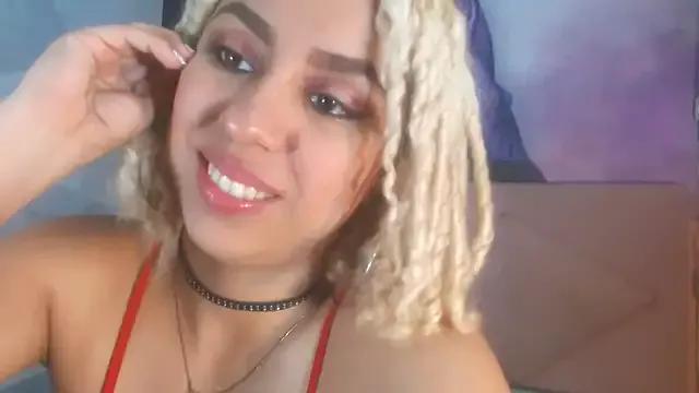 Lucy_White__ from StripChat is Freechat