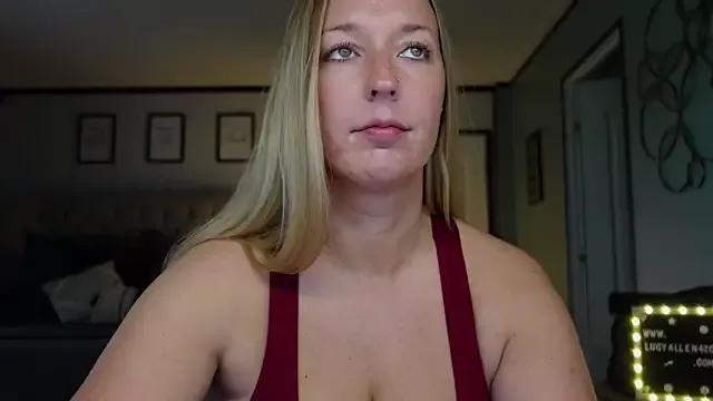 lucyallen4201 from StripChat is Freechat