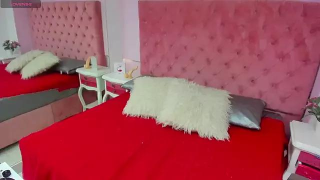 LucySempai from StripChat is Freechat