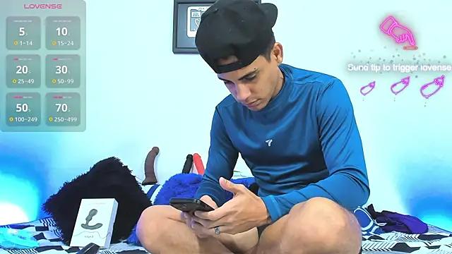 Luke_Stone from StripChat is Freechat