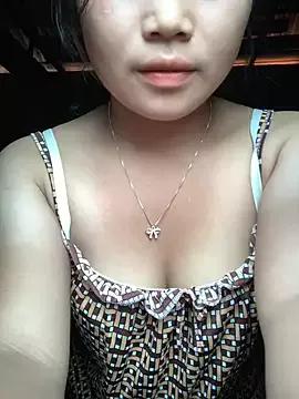 Luna-xinh04 from StripChat is Freechat