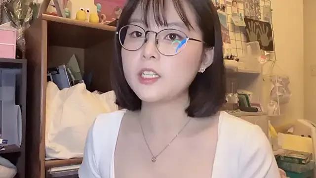 luna51888 from StripChat is Freechat