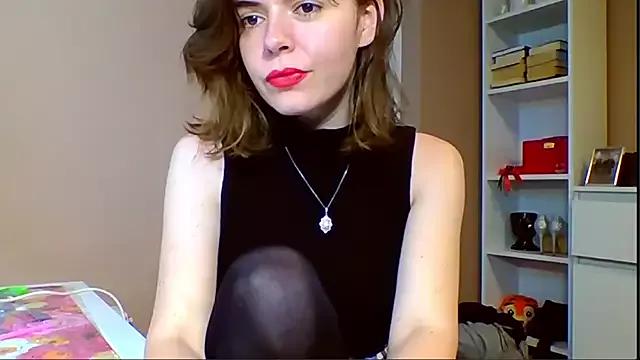 LUNA_delight from StripChat is Freechat
