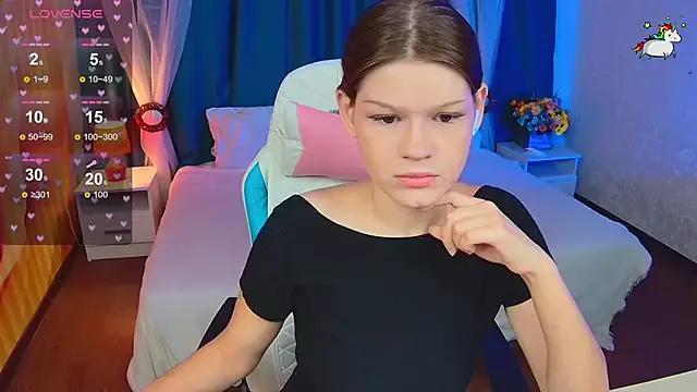 Lunamytrend from StripChat is Freechat