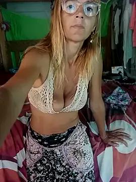 LunaNatural from StripChat is Freechat