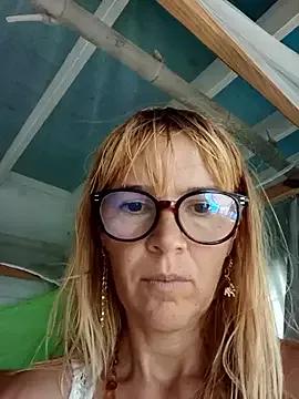 LunaNatural from StripChat is Freechat
