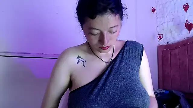 lunazulsj from StripChat is Freechat