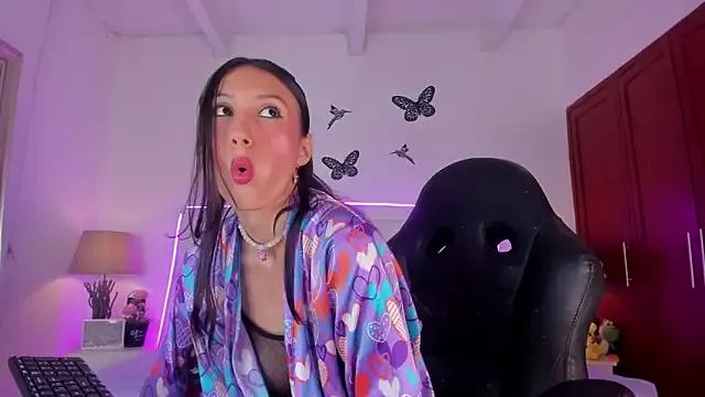 LyaEvanss from StripChat is Freechat