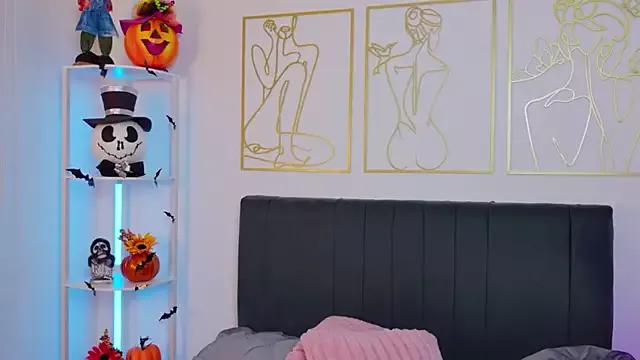 Check-out our cam rooms range and converse on a personal level with our delicious livecams streamers, showing off their spicy curves and toys.