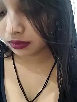 Photos of Maahhii_2 from StripChat is Freechat