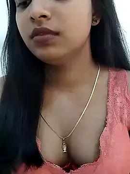 Photos of Maahhii_2 from StripChat is Freechat